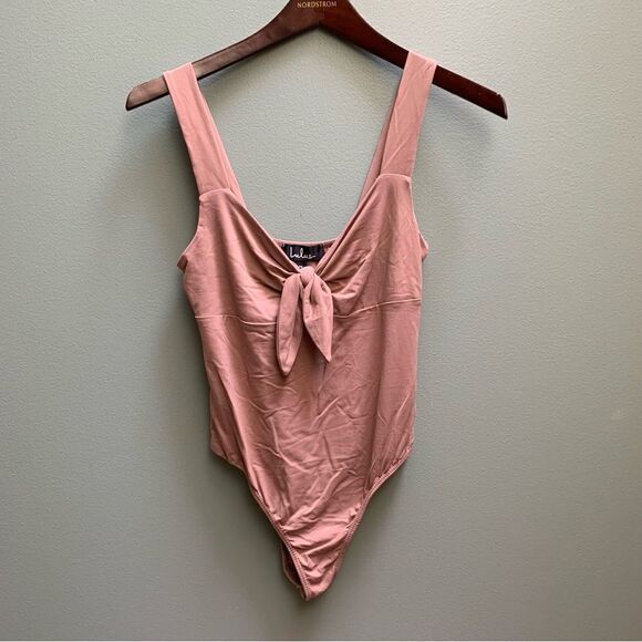 Lulu’s Bodysuit Size Medium - Picture 1 of 4